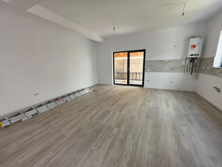 Casă individuală cu 4 camere cu Canalizare în Berceni