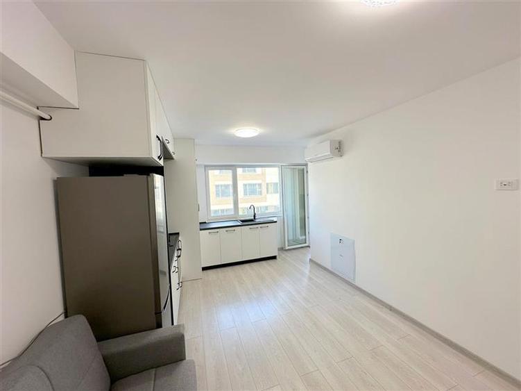 Apartament cu 2 camere semidecomandat, mobilat în Nord