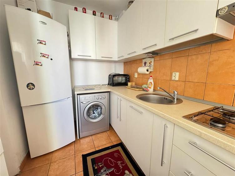 Apartament cu 3 camere decomandat, mobilat în Vasile Aaron