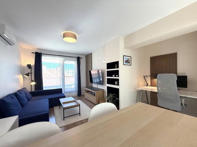 Apartament cu 2 camere semidecomandat, mobilat în Pipera