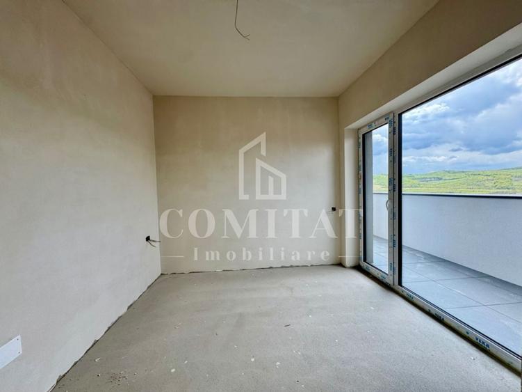 Apartament cu 3 camere semidecomandat în Dâmbul Rotund