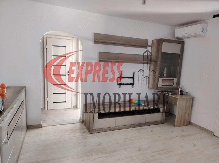 Apartament cu 3 camere semidecomandat în 1 Decembrie 1918
