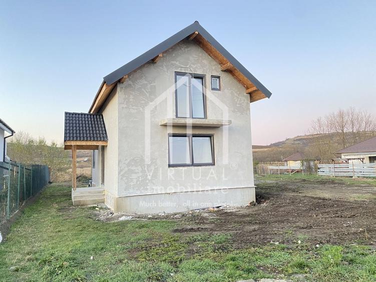 Casă individuală cu 4 camere cu Canalizare în Șura Mare