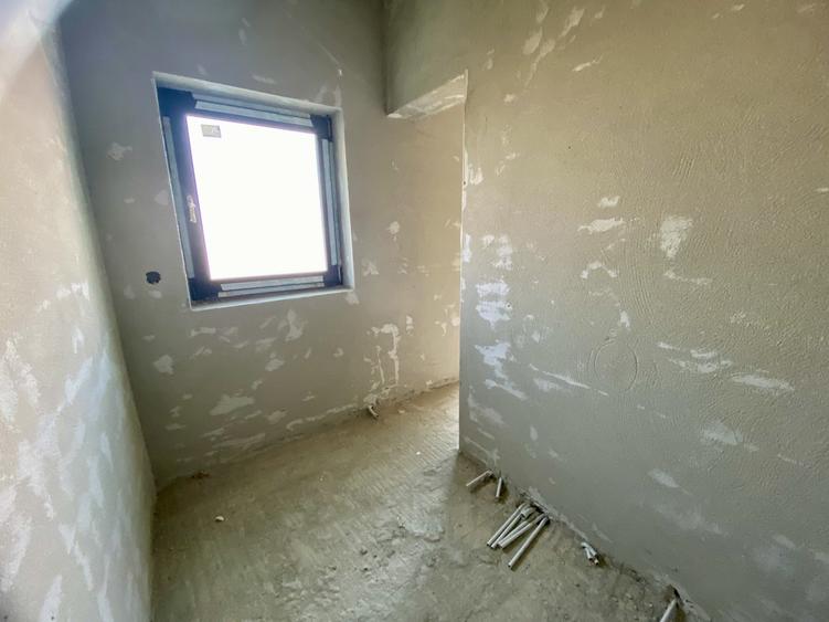 Duplex cu 4 camere cu Canalizare în Dezmir