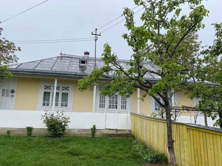 Casă individuală cu 3 camere cu Teren 2816 Mp în Central