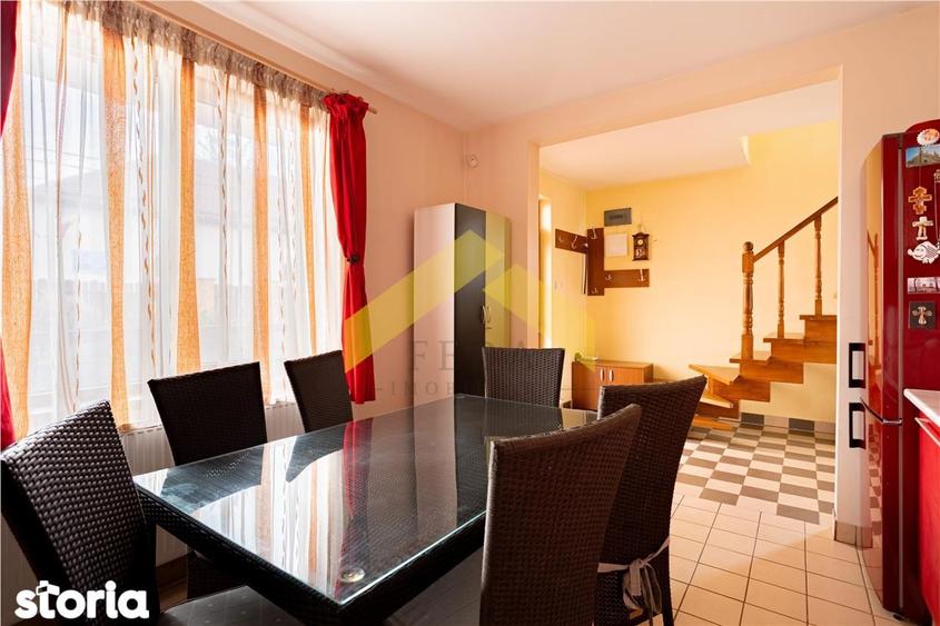 Casă cu 3 camere decomandat cu Teren 490 Mp în Zimandu Nou