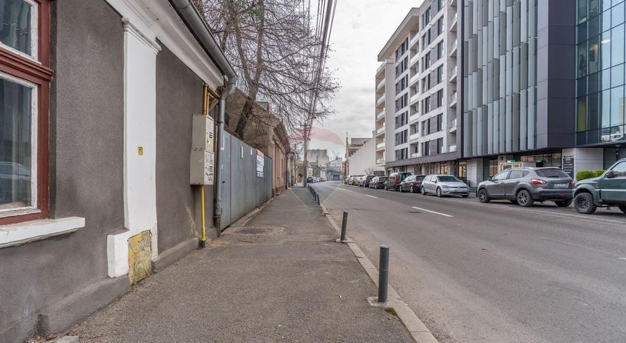 Teren Construcții intravilan de 973 mp, în Central