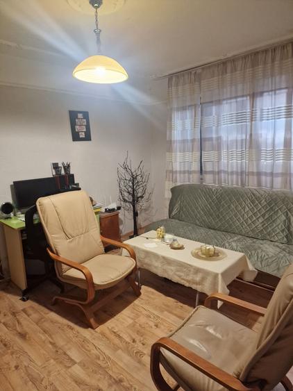 Apartament cu 4 camere semidecomandat în Central