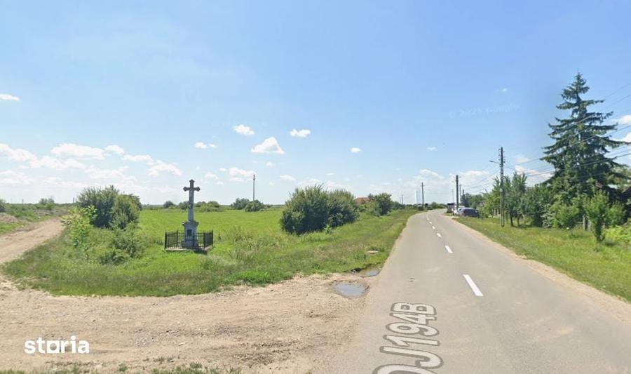 Teren de 5250 mp, în Vetiș