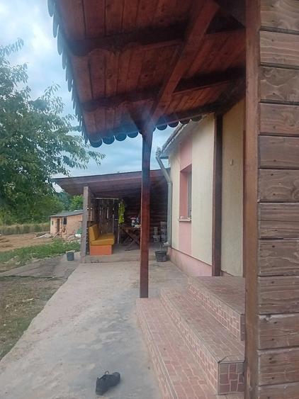 Casă cu Teren 1300 Mp în Zăicești