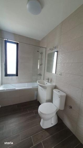 Casă cu 4 camere cu Teren 445 Mp în Central