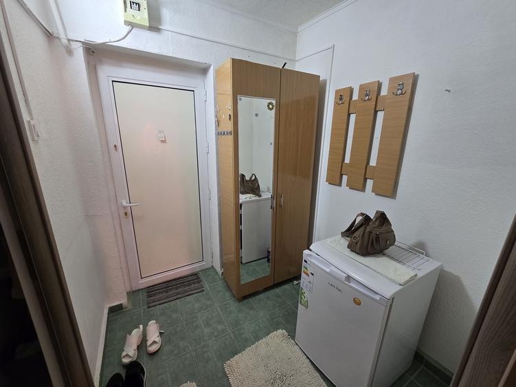 Garsonieră decomandată în Central