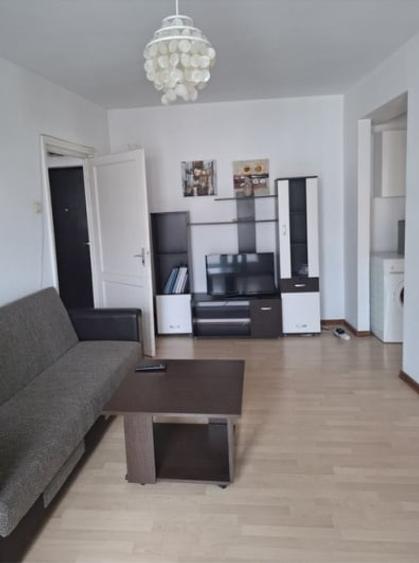 Apartament cu 2 camere semidecomandat, mobilat în Victoriei