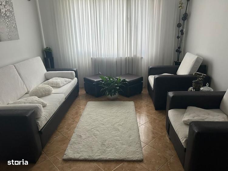 Apartament cu 3 camere decomandat în Dristor