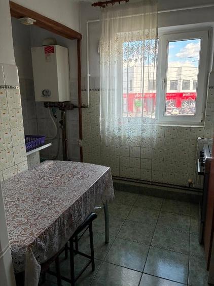 Apartament cu 4 camere decomandat în Exterior Nord