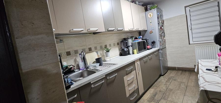 Apartament cu 3 camere decomandat în Nord