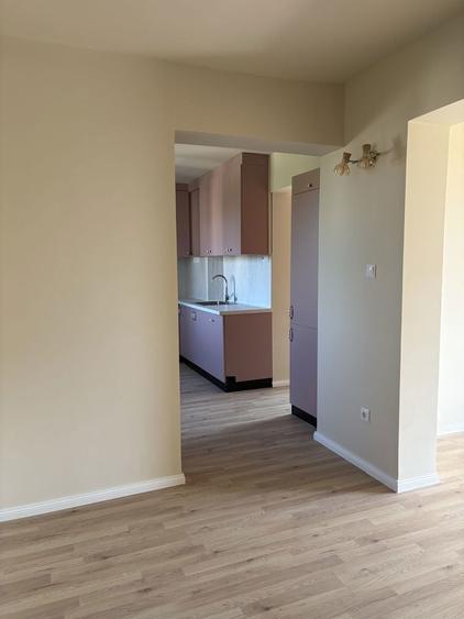 Apartament de vanzare 3 camere Decomandat - 2