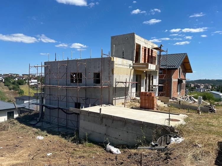 Casă cu 4 camere cu Teren 500 Mp în Valea Adâncă