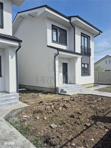 Casă cu 4 camere decomandat în Moșnița Veche