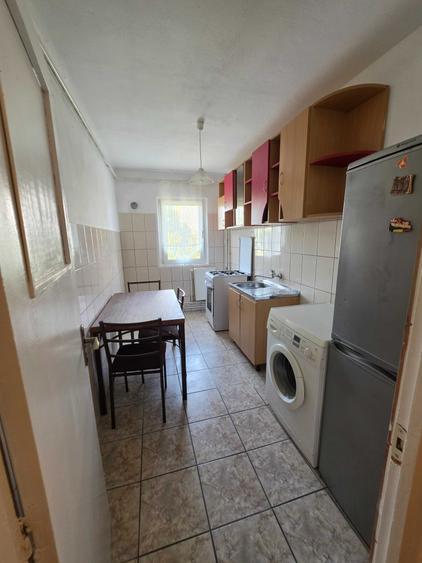 Apartament cu 2 camere decomandat în Nicolina