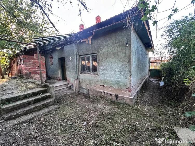 Casă cu 4 camere cu Teren 555 Mp în Central