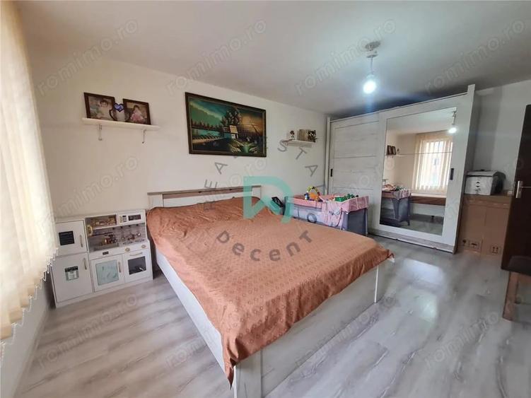 Apartament cu 3 camere decomandat în Craiter