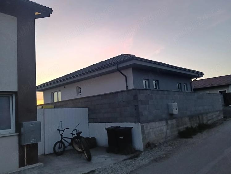 Casă cu 3 camere cu Teren 300 Mp în Sânandrei