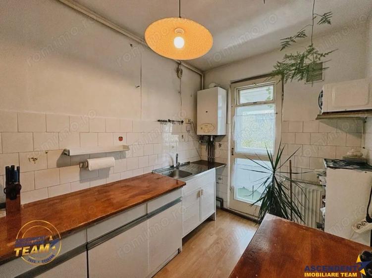 Apartament cu 2 camere decomandat în Florilor