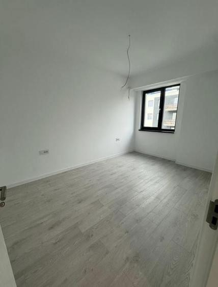 Apartament cu 2 camere decomandat în Drumul Taberei
