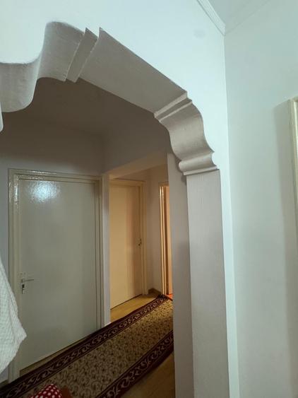 Apartament cu 4 camere decomandat, mobilat în Dacia
