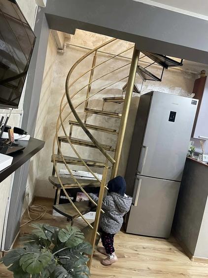 Apartament cu 4 camere decomandat în Central