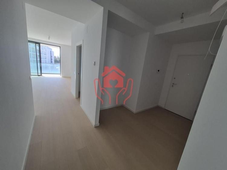 Apartament cu 4 camere decomandat în Băneasa