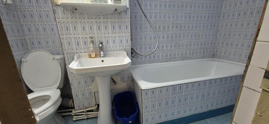 Apartament cu 3 camere decomandat în Podul de Fier