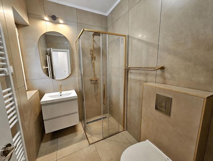 Casă individuală cu 4 camere cu Teren 200 Mp în Cetate