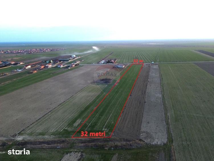 Teren de 12360 mp, în Vulturu