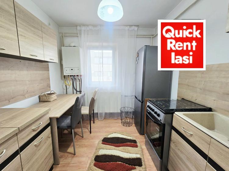 Apartament cu 3 camere decomandat în Podul de Fier