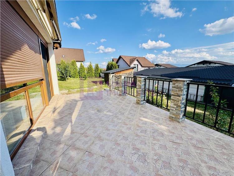 Casă individuală cu 5 camere cu Teren 830 Mp în Daia
