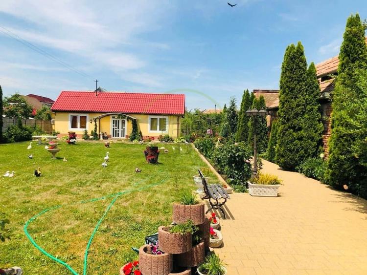 Casă individuală cu 3 camere cu Canalizare în Calea Poplăcii