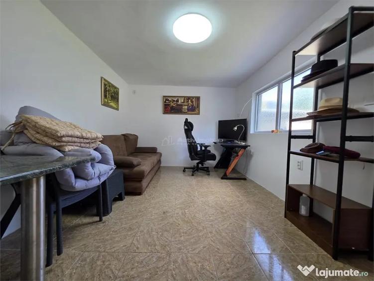 Casă cu 5 camere cu Teren 438 Mp în 23 August