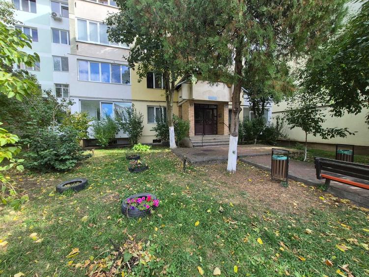 Apartament cu 3 camere decomandat în Dărmănești