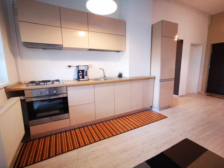 Apartament cu 2 camere semidecomandat în Ultracentral