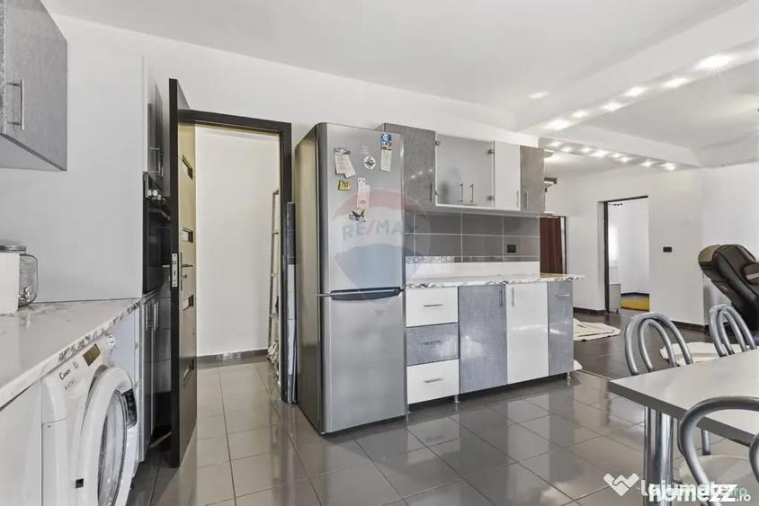 Casă cu 5 camere cu Teren 500 Mp în Șofronea