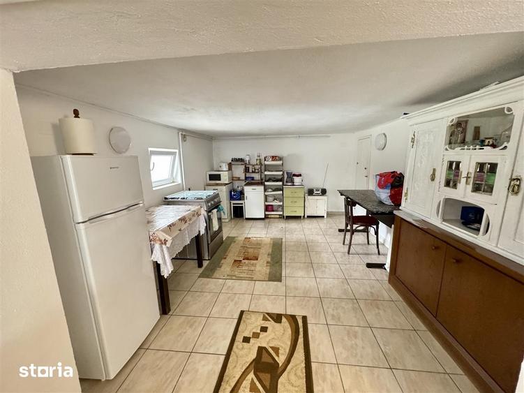 Casă cu 4 camere cu Teren 1280 Mp în Valea Aurie