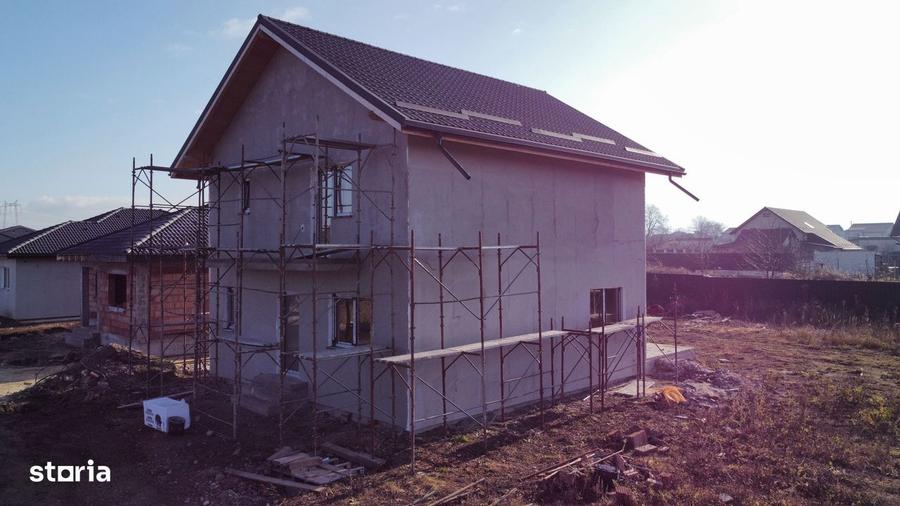 Casă cu 4 camere cu Teren 500 Mp în Central