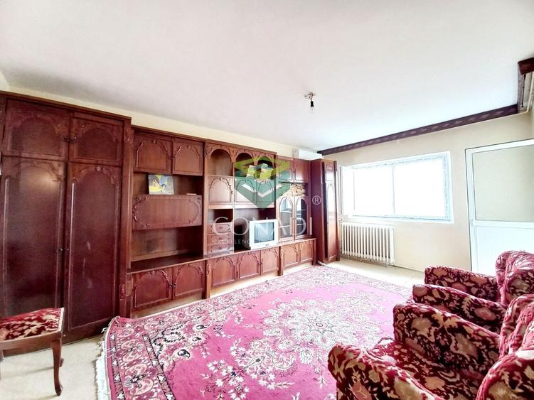 Apartament cu 3 camere decomandat în Băneasa