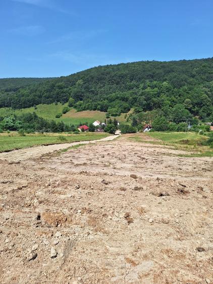 Teren Construcții intravilan de 1000 mp, în Vâlcele