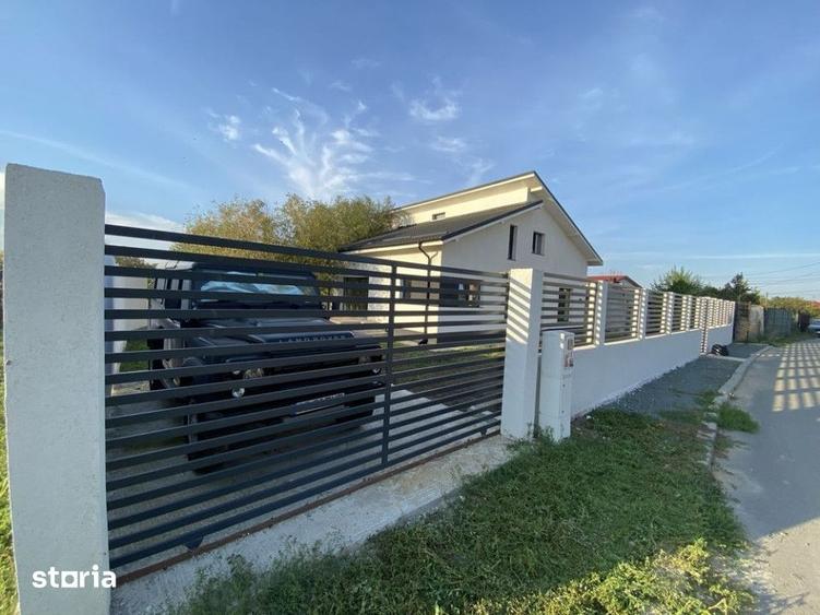 Casă cu 4 camere cu Teren 390 Mp în Cumpăna
