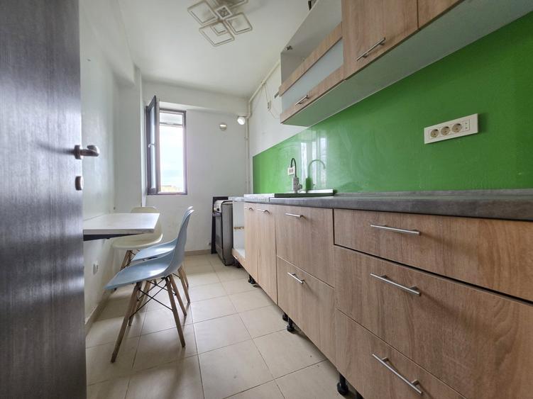 Apartament cu 3 camere decomandat în Theodor Pallady