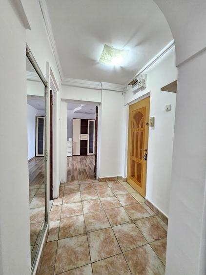 Apartament cu 3 camere decomandat în Nord