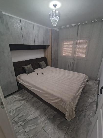 Apartament cu 4 camere decomandat în Central